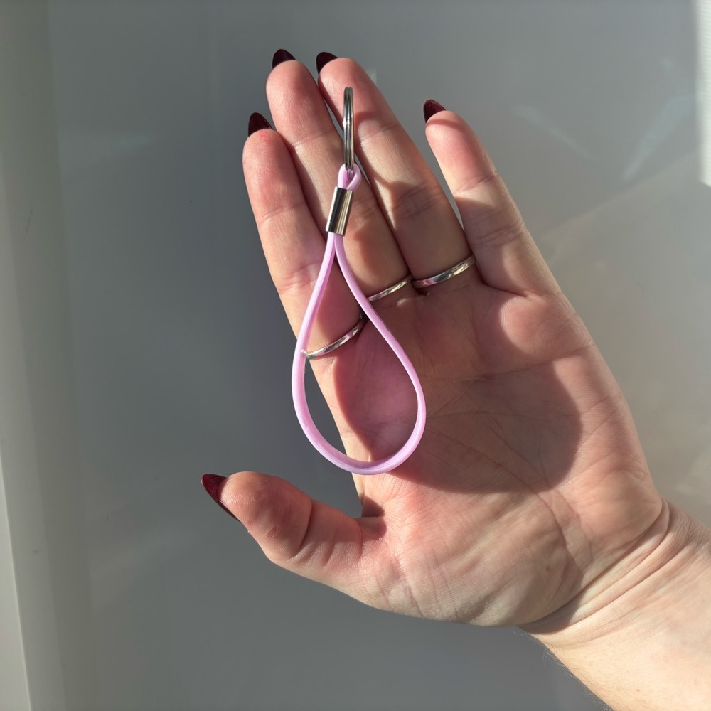 💜Disney Adult Loop Keychain - Picture 6 of 6